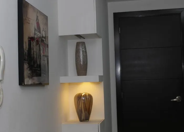 A2j Luxury 1br Bgc Balcony Near Burgoscircle Apartment Manila
