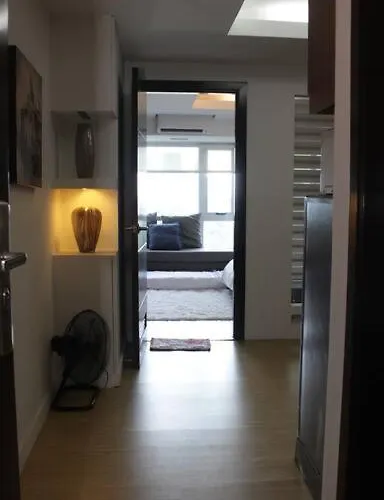 A2j Luxury 1br Bgc Balcony Near Burgoscircle Apartment