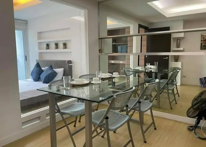 A2j Luxury 1br Bgc Balcony Near Burgoscircle Manila