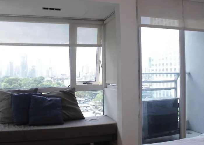 A2j Luxury 1br Bgc Balcony Near Burgoscircle Apartment *