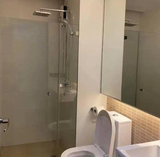 A2j Luxury 1br Bgc Balcony Near Burgoscircle Manila