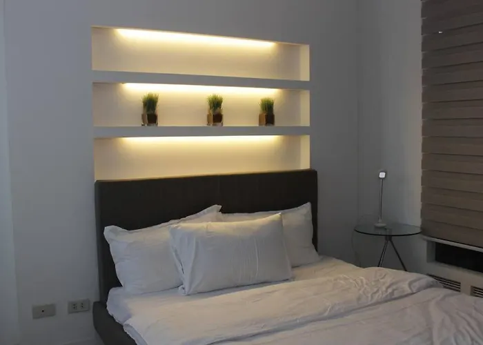 A2j Luxury 1br Bgc Balcony Near Burgoscircle Manila