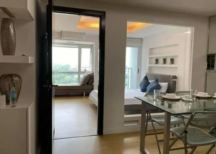 A2j Luxury 1br Bgc Balcony Near Burgoscircle Apartment